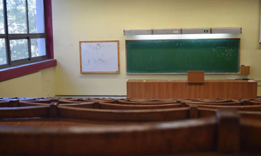  Επιχείρηση "σκούπα" της ΕΛΑΣ για την εκκένωση της κατάληψης στη Νομική του ΑΠΘ (Βίντεο)